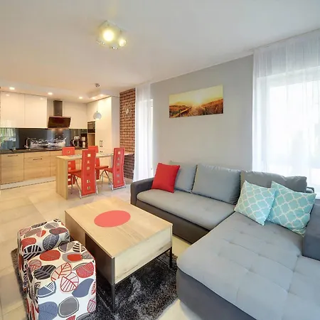 Cosy Sun Seasons 24 In Close To The By Renters